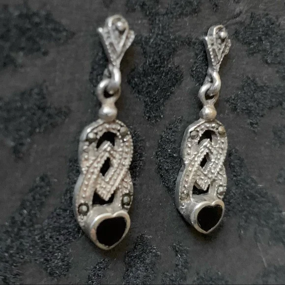 Vintage Art Deco Onyx Heart Marcasite Sterling earrings - Picture 4 of 11